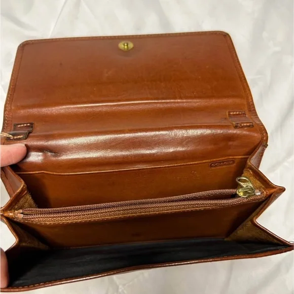 Vintage Coach Brown Leather Wallet - Picture 2 of 8